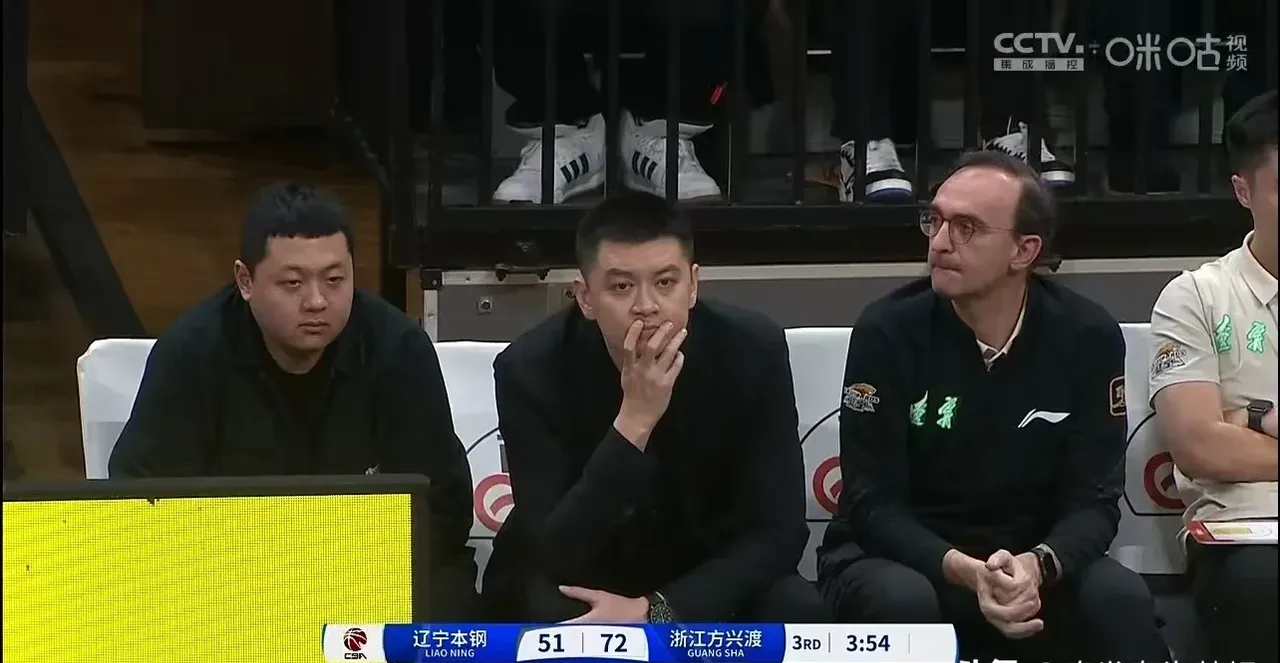 亚博官网-Ming意外战胜中国队，锐不可当引爆全场！观众掌声雷动的简单介绍-亚博官网